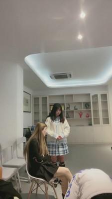 【哆哆】办公室剧情-老板沦落下属和秘书的擦鞋器 bf6653