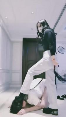 【一禾】御姐现实玩弄跪拜狗 bf6733