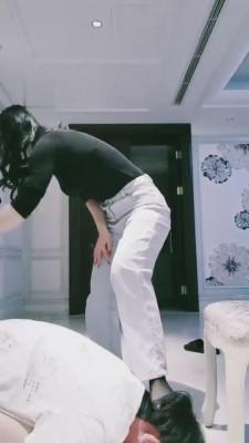 【一禾】御姐现实玩弄跪拜狗 bf6733