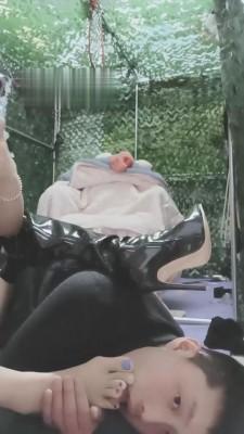 【魅颜】长靴脚下的下贱狗 bf6752