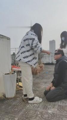 【最抗揍的是我吗】阳台被精神小妹虐打 bf6746