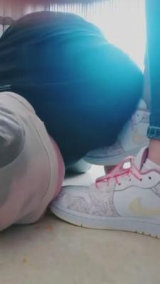 【猫神大人】诱惑闺蜜男友坐脸喂食 bf6155