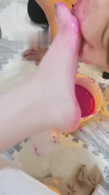 【木秋S】足喂食/混合圣水丝袜塞嘴强制吞咽 bf6126