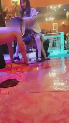 【萝莉糖糖】吃双主姨妈巾+呕吐物 bf6128