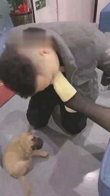 【滔滔】按摩店第一次开发四个素人舔鞋 bf6114