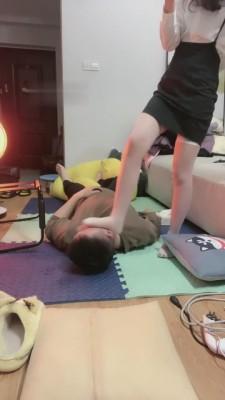 【尤物S】狗奴坐脸-全体重踩踏 bf6050