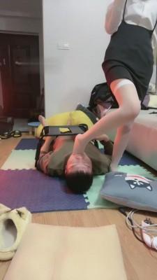 【尤物S】狗奴坐脸-全体重踩踏 bf6050