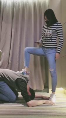 【若依】AJ鞋踩死狗司机 bf5999