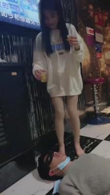 【雪莉】精彩-KTV带素人调七条狗 bf5956