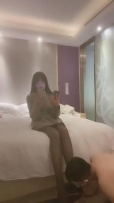 【胖虎】露脸素人强制圣水喝到吐 bf5959