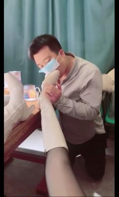 【虞姬s】饭店服务员闯进看到狗畜生犯贱 bf5867