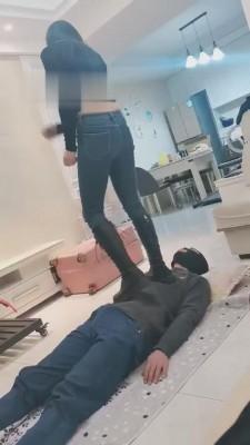 【夕微】御姐模特全体重跳踩/耳光 bf5885