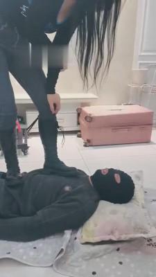 【夕微】御姐模特全体重跳踩/耳光 bf5885