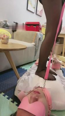 【尤物S】开发学生狗黑丝喂食/裸足深喉 bf5887