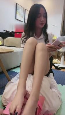 【尤物S】开发学生狗黑丝喂食/裸足深喉 bf5887