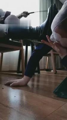 【羽珊】长靴高跟蹂躏地毯 bf10123