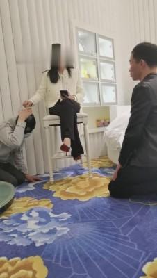 【药神】摄影师再三骚扰的下场 bf10094