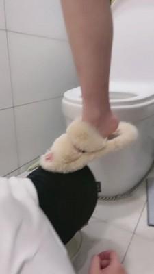 【樱桃大大】伺候网红萝莉起床 bf10088