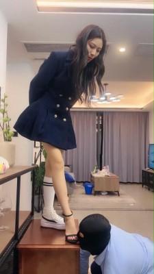 【七月】踩烂同学的狗舌头 bf8934