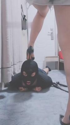 【灵竹】sp/残忍踩头 bf8899