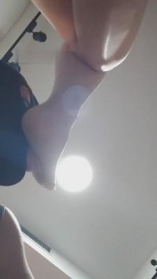 【乐爷】楼梯间调奴舔丝袜脚 bf8995