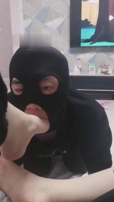 【文文大人】深夜调教猥琐外卖员 bf90091