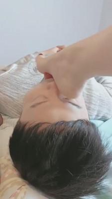 【飞扬女王】与脚底下的狗子互动 bf9080