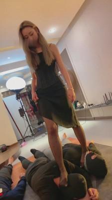 【二宝】压迫式深喉中的脚耳光-创新调教 bf8992