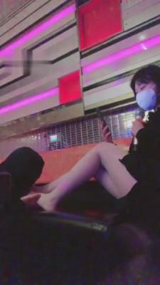 【7柒薇薇】带狗狗去ktv伺候 bf10229