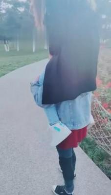 【梦幻大大】户外玩弄骚母狗 bf10260