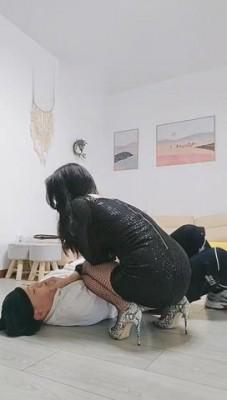 【星期六】双S蹂躏偷窥狂/强制圣水【双视角版】 bf10265