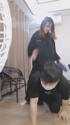 【德意户外男神】重度耳光/提档/踢踹/咬手/骑马/转胯 bf10283