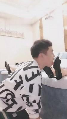 【刘二狗】会所给小姐姐舔脚专场 bf10216