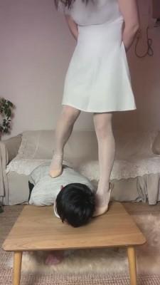 【巴莉女王】惩罚迟到的贱货 bf10239