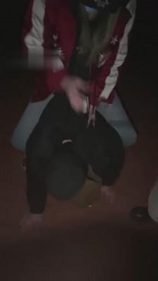 【樱木花椒】和闺蜜深夜户外溜家奴 bf10319