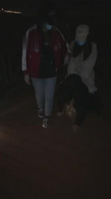 【樱木花椒】和闺蜜深夜户外溜家奴 bf10319