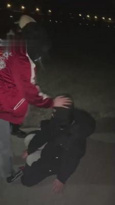 【樱木花椒】和闺蜜深夜户外溜家奴 bf10319