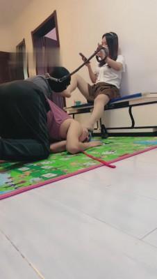 【麒麟女皇】兄弟两跪继母脚下犯贱 bf10412