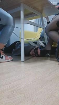 【文文文】3素人小姐姐脚下的卑微贱狗 bf10377