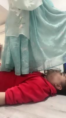 【芸熙】汉服直播舔脚 bf10488