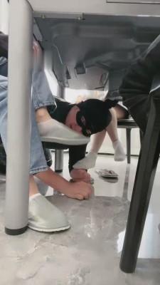 【鹿梦兮】多素人脚底下无意识伺候【双视角版】 bf10519