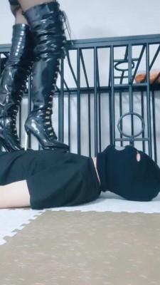 【睸娘】踢裆鞭策踩踏玩s你 bf10547