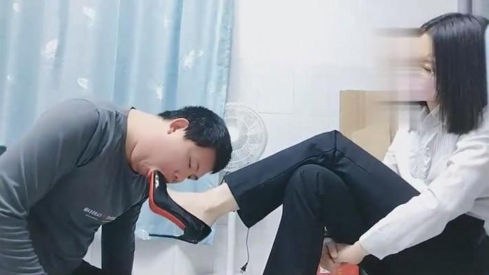 【江门小鱼姐姐】OL小鱼调教贱狗 bf10580