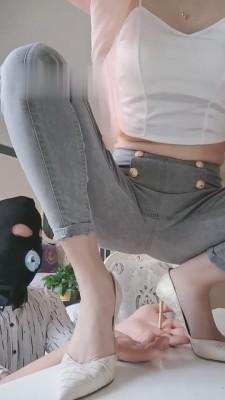 【多多】高跟鞋超狠踩手 bf10619