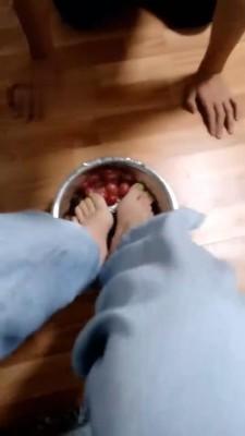 【罗宾】高帮帆布鞋棉袜裸足羞辱 bf10632