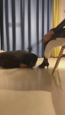 【轩宁】皮衣黑丝高跟tj贱狗 bf10650