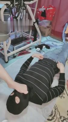 【西安欣】黑丝/纯棉白袜脚下贱狗 bf10630