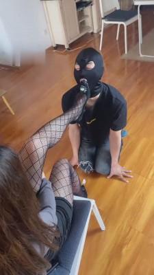 【巴莉女王】在主人黑丝脚下犯贱 bf10682