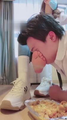 【虞姬】车模运动鞋臭白袜暴虐贱畜 bf5273