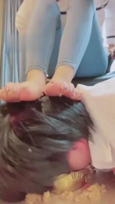 【虞姬】车模运动鞋臭白袜暴虐贱畜 bf5273